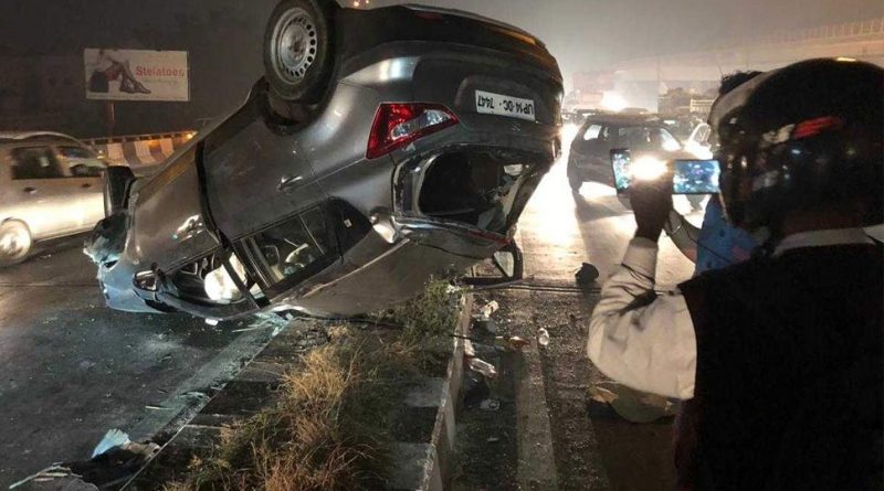 दिल्ली में 1 कार ने 3 कार को मारी टक्कर बड़ा हादसा!