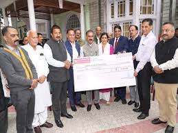 हिमाचल के CM ने पेश की मिसाल, आपदा राहत के लिए खाली कर दिया अपना बैंक बैलेंस, दिए 51 लाख रुपये!