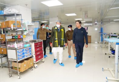 देर रात दून मेडिकल कॉलेज चिकित्सालय पहुंचे मुख्यमंत्री, व्यवस्थाओं का लिया जायजा,मरीजों और तीमारदारो से सीधे संवाद कर जाना हाल-चाल, व्यवस्थाएं दुरुस्त करने हेतु दिए निर्देश देर रात दून मेडिकल कॉलेज चिकित्सालय पहुंचे मुख्यमंत्री, व्यवस्थाओं का लिया जायजा,मरीजों और तीमारदारो से सीधे संवाद कर जाना हाल-चाल, व्यवस्थाएं दुरुस्त करने हेतु दिए निर्देश