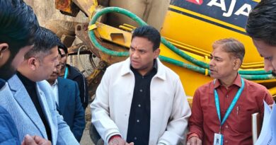 देहरादून के इंफ्रास्ट्रक्चर को नई रफ्तार, मुख्यमंत्री पुष्कर सिंह धामी के दिशा-निर्देशों पर तेज़ी से बढ़ रहे विकास कार्य,आवास सचिव डॉ. आर. राजेश कुमार का एमडीडीए की तीन महत्वपूर्ण परियोजनाओं का स्थलीय निरीक्षण देहरादून के इंफ्रास्ट्रक्चर को नई रफ्तार, मुख्यमंत्री पुष्कर सिंह धामी के दिशा-निर्देशों पर तेज़ी से बढ़ रहे विकास कार्य,आवास सचिव डॉ. आर. राजेश कुमार का एमडीडीए की तीन महत्वपूर्ण परियोजनाओं का स्थलीय निरीक्षण