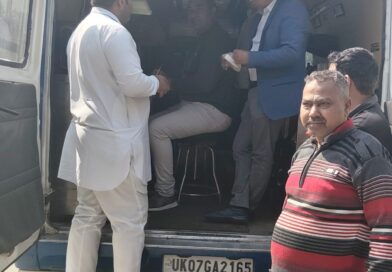 देहरादून: मिलावटखोरों पर नकेल, ऋषिकेश के मुख्य बाजार में सचल लैब ने की छापेमारी