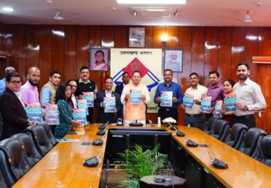 सीएम धामी ने किया सचिवालय बैडमिंटन क्लब की स्मारिका “प्रयास बेहतर कल के लिए” का विमोचन