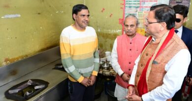 मुख्यमंत्री पुष्कर सिंह धामी ने रेस्टोरेंट में पहुंच लिया गैस आपूर्ति का जायजा