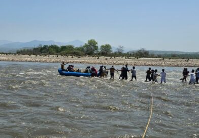 हरिद्वार: उफनती गंगा के बीच ‘काल’ बन गया था टापू, जल पुलिस ने बचाई 21 जिंदगियां