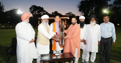 बैसाखी पर सीएम धामी से सिक्ख प्रतिनिधिमंडल की भेंट, सौंपा सरोपा,केंद्र व राज्य सरकार के ऐतिहासिक निर्णयों की सिक्ख समाज ने की सराहना,हेमकुंड साहिब रोपवे परियोजना से श्रद्धालुओं को बड़ी सुविधा—सीएम धामी बैसाखी पर सीएम धामी से सिक्ख प्रतिनिधिमंडल की भेंट, सौंपा सरोपा,केंद्र व राज्य सरकार के ऐतिहासिक निर्णयों की सिक्ख समाज ने की सराहना,हेमकुंड साहिब रोपवे परियोजना से श्रद्धालुओं को बड़ी सुविधा—सीएम धामी