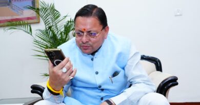 सीएम धामी ने थपथपाई बोर्ड परीक्षार्थियों की पीठ, मेधावियों को हर संभव सहयोग का दिया भरोसा।