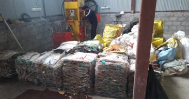 केदारनाथ में एक सप्ताह में जमा किया एक हजार किलो प्लास्टिक वेस्ट,ग्रीन चारधाम यात्रा के लिए मुख्यमंत्री पुष्कर सिंह धामी की पहल रंग लाई एकत्रित कचरे को 15 श्रेणियों में बांटा गया, एकत्रित्र कचरे से होगी नगर पंचायत की कमाई