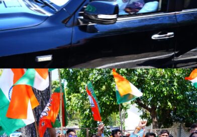 देवभूमि में प्रधानमंत्री का भव्य स्वागत, 12 किमी लंबे रोड शो में बड़ी संख्या में उमड़े लोग,प्रधानमंत्री मोदी ने कहा, देवभूमि से मिलती है ऊर्जा देवभूमि में प्रधानमंत्री का भव्य स्वागत, 12 किमी लंबे रोड शो में बड़ी संख्या में उमड़े लोग,प्रधानमंत्री मोदी ने कहा, देवभूमि से मिलती है ऊर्जा