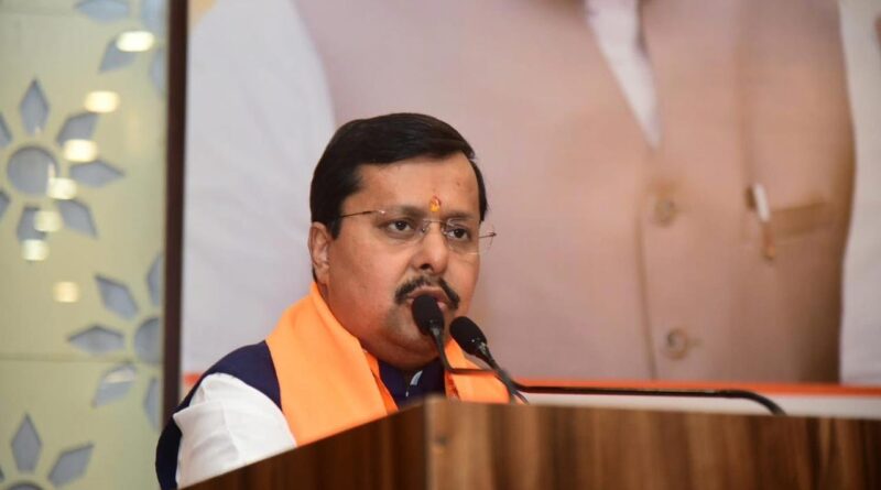 भाजपा राष्ट्रीय अध्यक्ष का सांसदों-विधायकों को मंत्र मोदी सरकार के 12 साल के कार्यों को गांव-गांव तक पहुंचाएं