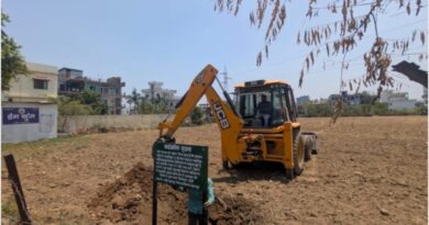 एमडीडीए का अवैध कॉलोनियों पर बड़ा प्रहार: अजबपुर कला में 8 बीघा पर की जा रही अवैध प्लॉटिंग ध्वस्त एमडीडीए का अवैध कॉलोनियों पर बड़ा प्रहार: अजबपुर कला में 8 बीघा पर की जा रही अवैध प्लॉटिंग ध्वस्त