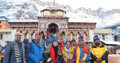 बद्रीनाथ मंदिर को बम से उड़ाने की धमकी: धाम में हाई अलर्ट, ITBP, ATS और BDS ने संभाला मोर्चा बद्रीनाथ मंदिर को बम से उड़ाने की धमकी: धाम में हाई अलर्ट, ITBP, ATS और BDS ने संभाला मोर्चा
