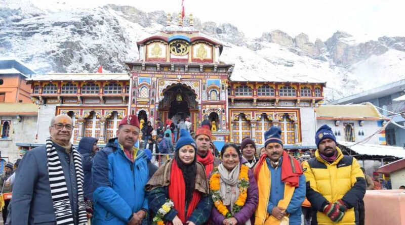 बद्रीनाथ मंदिर को बम से उड़ाने की धमकी: धाम में हाई अलर्ट, ITBP, ATS और BDS ने संभाला मोर्चा बद्रीनाथ मंदिर को बम से उड़ाने की धमकी: धाम में हाई अलर्ट, ITBP, ATS और BDS ने संभाला मोर्चा