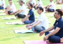 अंतरराष्ट्रीय योग दिवस: मुख्यमंत्री ने आवास पर अधिकारियों संग किया योगाभ्यास, योग को दिनचर्या का हिस्सा बनाने का किया आह्वान अंतरराष्ट्रीय योग दिवस: मुख्यमंत्री ने आवास पर अधिकारियों संग किया योगाभ्यास, योग को दिनचर्या का हिस्सा बनाने का किया आह्वान