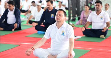 मुख्यमंत्री ने बनबसा में किया सामूहिक योगाभ्यास, योग को दैनिक जीवन का हिस्सा बनाने का किया आह्वान,अंतर्राष्ट्रीय योग दिवस पर हजारों लोगों के साथ मुख्यमंत्री ने किया योगाभ्यास