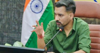 बैंकों की मनमानी पर डीएम सख्त ,जनता को परेशान किया तो होगी कार्रवाई, जिले का पैसा जिले के विकास में ही लगेगा,जिले के विकास में निवेश करें बैंक, केवल जमा जुटाना पर्याप्त नहीं- डीएम