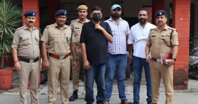 देहरादून: खुद को IPS, रॉ एजेंट और आर्मी अफसर बताने वाला महाठग गिरफ्तार, रसूख दिखाकर ऐंठ चुका था लाखों रुपये देहरादून: खुद को IPS, रॉ एजेंट और आर्मी अफसर बताने वाला महाठग गिरफ्तार, रसूख दिखाकर ऐंठ चुका था लाखों रुपये