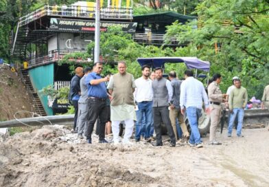 देहरादून-मसूरी मार्ग के क्षतिग्रस्त मार्ग का मंत्री गणेश जोशी ने किया निरीक्षण, पुनर्निर्माण में तेजी के निर्देश देहरादून-मसूरी मार्ग के क्षतिग्रस्त मार्ग का मंत्री गणेश जोशी ने किया निरीक्षण, पुनर्निर्माण में तेजी के निर्देश