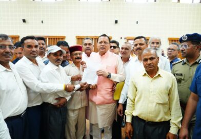 मुख्यमंत्री ने जन समस्याओं के त्वरित एवं समयबद्ध समाधान के दिए निर्देश,मुख्यमंत्री कैंप कार्यालय स्थित मुख्य सेवक सदन में विभिन्न क्षेत्रों से आए लोगों की सुनी समस्याएं मुख्यमंत्री ने जन समस्याओं के त्वरित एवं समयबद्ध समाधान के दिए निर्देश,मुख्यमंत्री कैंप कार्यालय स्थित मुख्य सेवक सदन में विभिन्न क्षेत्रों से आए लोगों की सुनी समस्याएं