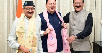 मुख्यमंत्री पुष्कर सिंह धामी से स्वास्थ्य मंत्री सुबोध उनियाल एवं विधायक किशोर उपाध्याय ने की भेंट,टिहरी में मेडिकल कॉलेज की स्थापना को लेकर हुई विस्तृत चर्चा, स्वास्थ्य सुविधाओं के सुदृढ़ीकरण के लिए सरकार प्रतिबद्ध मुख्यमंत्री पुष्कर सिंह धामी से स्वास्थ्य मंत्री सुबोध उनियाल एवं विधायक किशोर उपाध्याय ने की भेंट,टिहरी में मेडिकल कॉलेज की स्थापना को लेकर हुई विस्तृत चर्चा, स्वास्थ्य सुविधाओं के सुदृढ़ीकरण के लिए सरकार प्रतिबद्ध