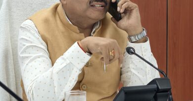 24×7 अलर्ट मोड में रहें अधिकारी-मुख्य सचिव मानसून-एसईओसी से मुख्य सचिव ने की विस्तृत समीक्षा कहा-बंद सड़कों को शीघ्र खोला जाए, लोगों को न हो दिक्कत