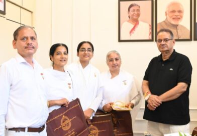कैबिनेट मंत्री गणेश जोशी के कैंप कार्यालय में रक्षाबंधन उत्सव, ब्रह्मकुमारी बहनों ने दी दीर्घायु की शुभकामनाएं कैबिनेट मंत्री गणेश जोशी के कैंप कार्यालय में रक्षाबंधन उत्सव, ब्रह्मकुमारी बहनों ने दी दीर्घायु की शुभकामनाएं