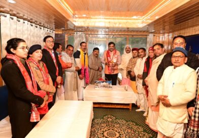 मुख्य सचिव आनंद बर्धन ने गंगोत्री धाम में की पूजा-अर्चना, व्यवस्थाओं का लिया जायजा