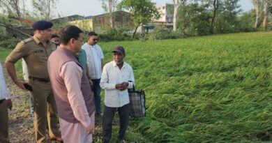 बाजपुर में भीषण ओलावृष्टि से फसलों को नुकसान, किसानों के बीच पहुंचे सीएम धामी