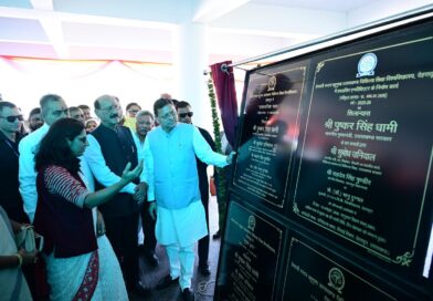 मुख्यमंत्री ने सेलाकुई में हेमवती नंदन बहुगुणा उत्तराखण्ड चिकित्सा शिक्षा विश्वविद्यालय परिसर में 20.55 करोड़ रुपये की पांच योजनाओं का किया शिलान्यास एवं लोकार्पण